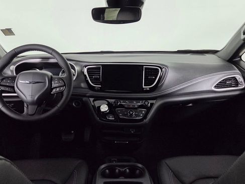 New 2026 Chrysler Pacifica Select image 35