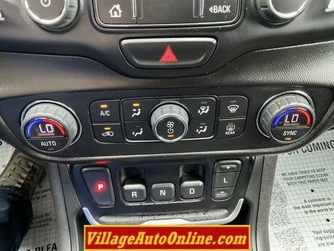 Used 2020 GMC Terrain SLT w/ Preferred Package AWD/4WD image 47