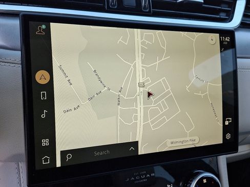 Used 2025 Jaguar F-PACE R-Dynamic S AWD/4WD image 17