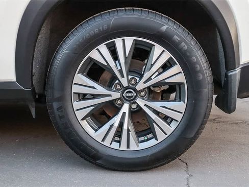 Used 2023 Nissan Rogue SV image 10