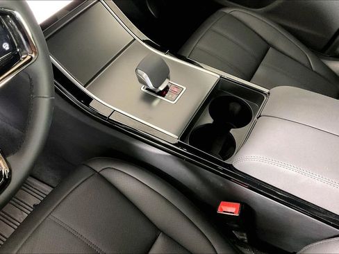 Used 2024 Land Rover Range Rover Evoque Dynamic SE image 17