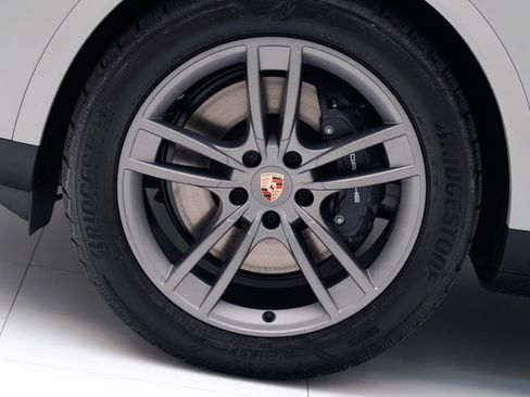 New 2026 Porsche Cayenne Coupe image 12