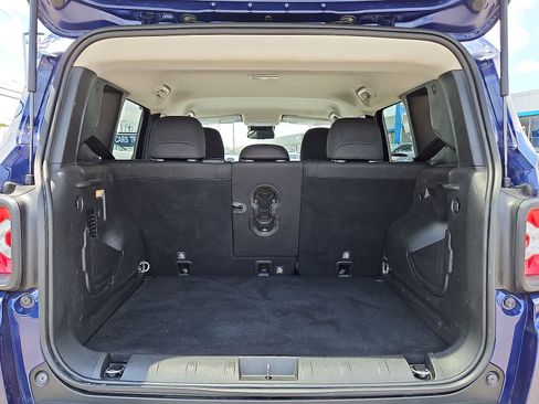Used 2020 Jeep Renegade Trailhawk w/ Popular Equipment Group AWD/4WD image 30