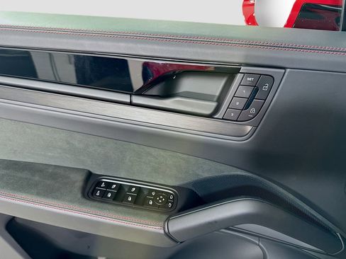 Certified 2026 Porsche Cayenne GTS AWD/4WD image 20
