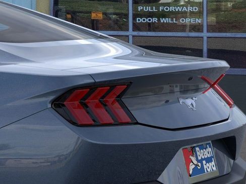 Used 2025 Ford Mustang Coupe image 22