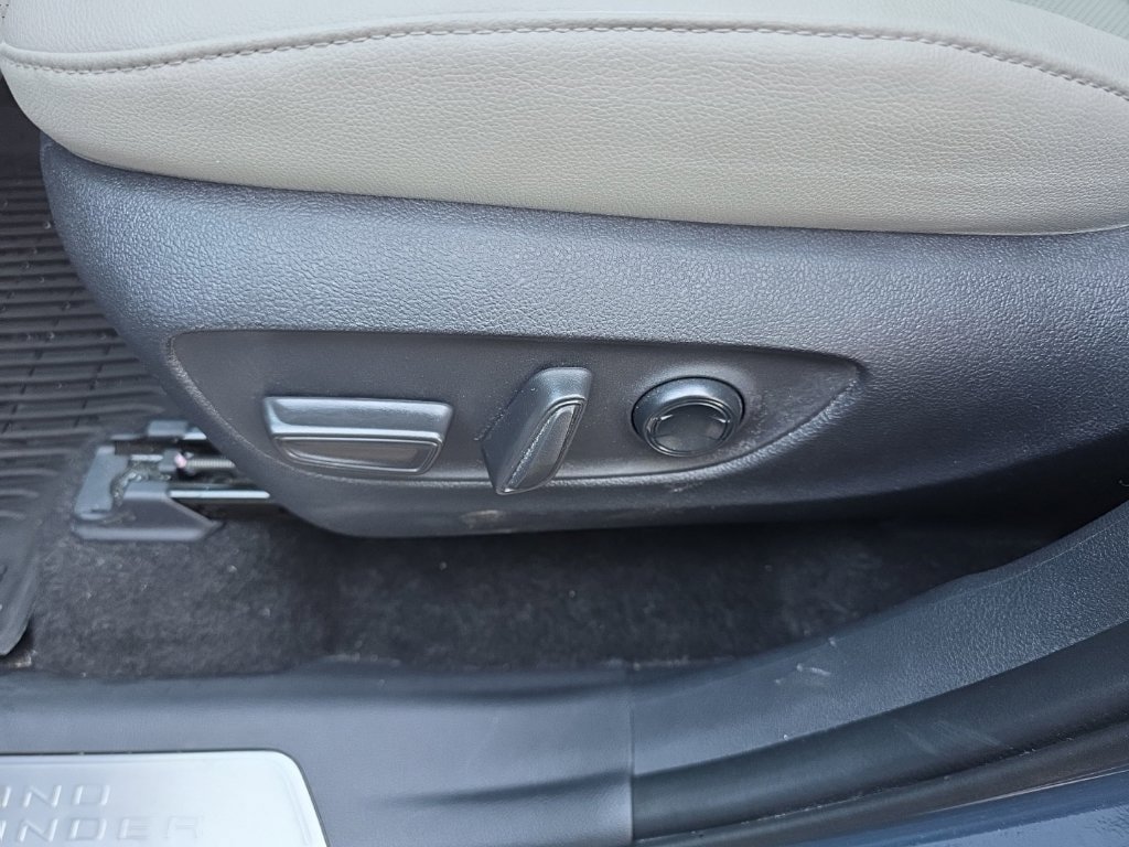 Used 2026 Toyota Grand Highlander AWD image 19