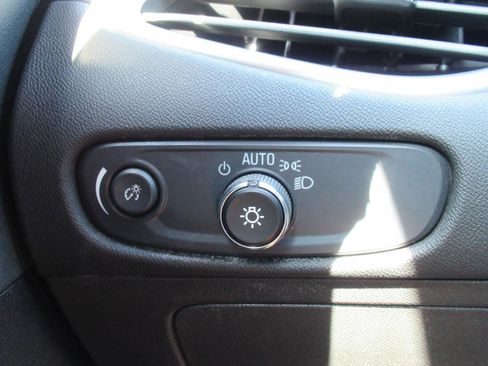 Used 2025 Chevrolet Malibu LT FWD image 21