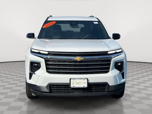 Used 2026 Chevrolet Traverse LT AWD/4WD image 2