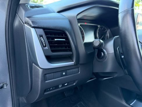 Used 2025 Nissan Rogue SV FWD image 47