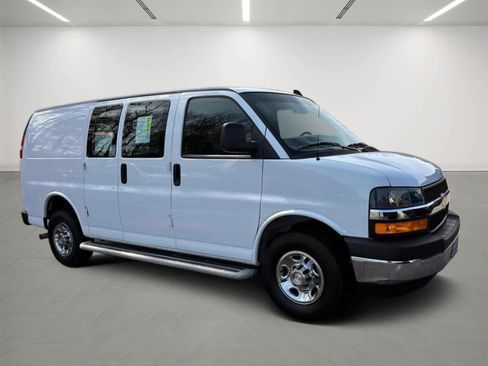 Used 2024 Chevrolet Express 2500 w/ Driver Convenience Package image 6