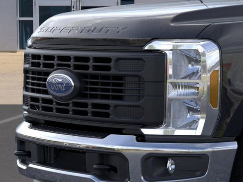 New 2026 Ford F350 XL w/ 360-Degree Camera Package image 17