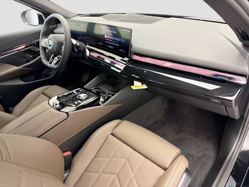 New 2027 BMW 530i xDrive w/ M Sport Package AWD/4WD image 16