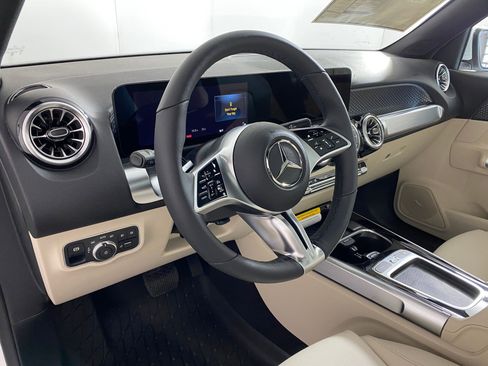 New 2026 Mercedes-Benz GLB 250 4MATIC image 4