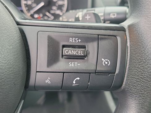 Used 2021 Nissan Rogue S image 26