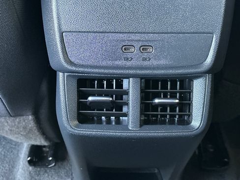 Used 2026 Chevrolet Equinox LT FWD image 15