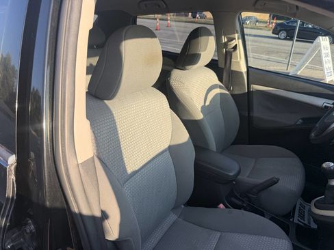 Used 2009 Toyota Matrix XRS image 16