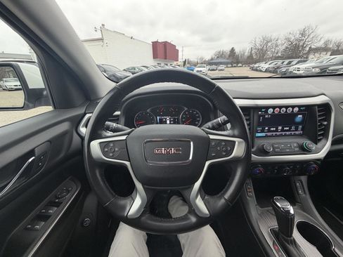 Used 2019 GMC Acadia SLT image 13
