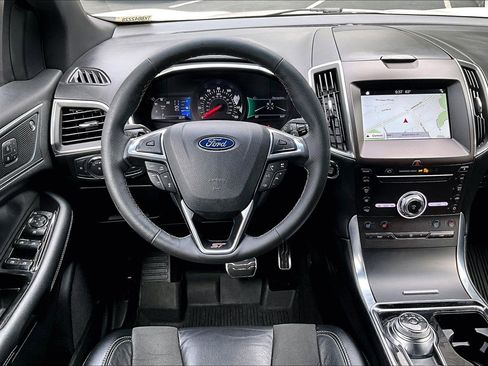 Used 2019 Ford Edge ST image 4