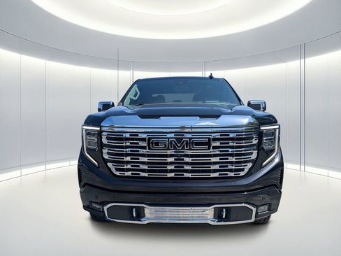 Used 2023 GMC Sierra 1500 Denali w/ Denali Reserve Package AWD/4WD image 9