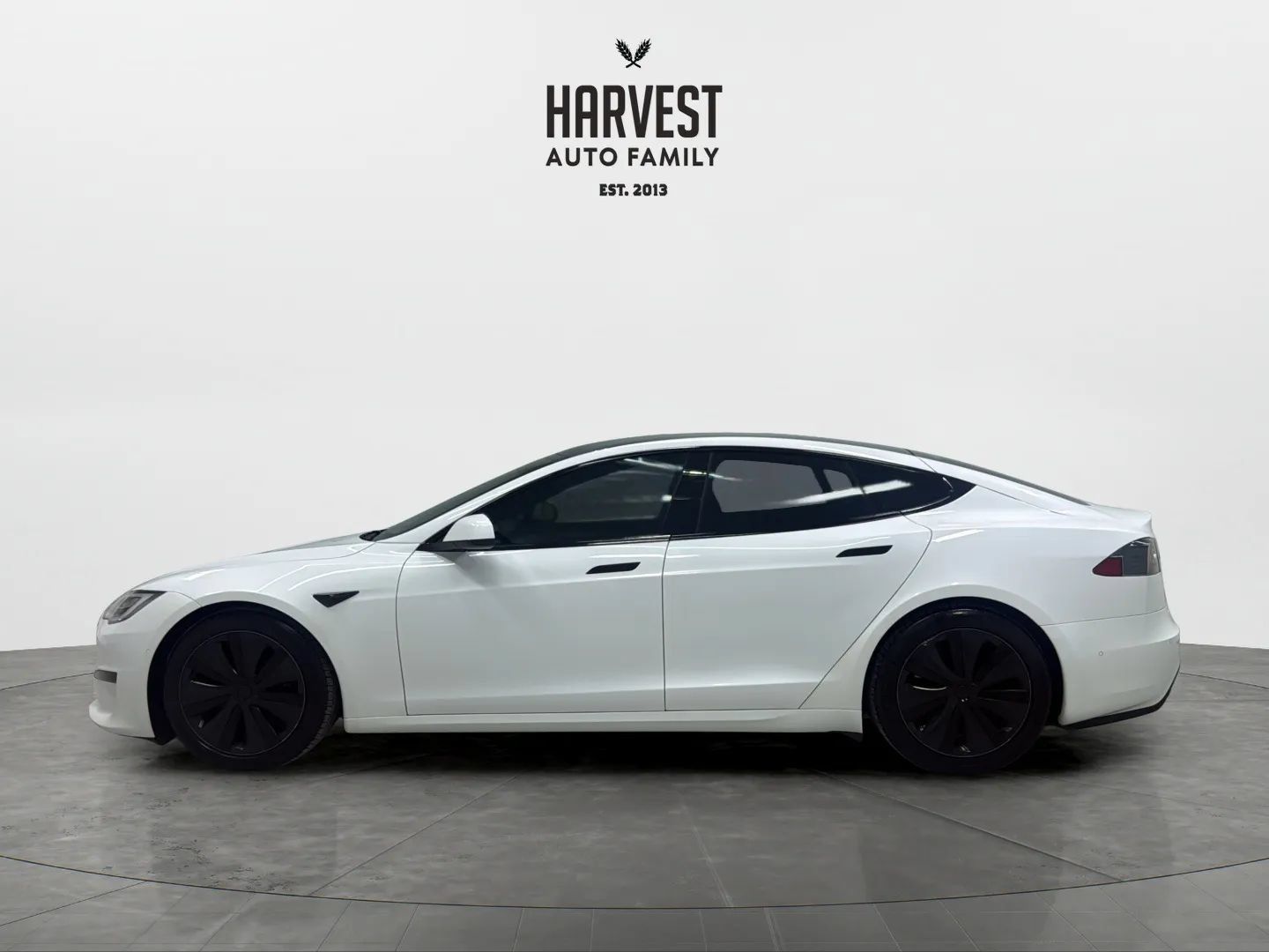 Used 2022 Tesla Model S Standard Range AWD/4WD image 2