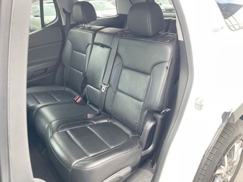 Used 2023 GMC Acadia SLT image 24