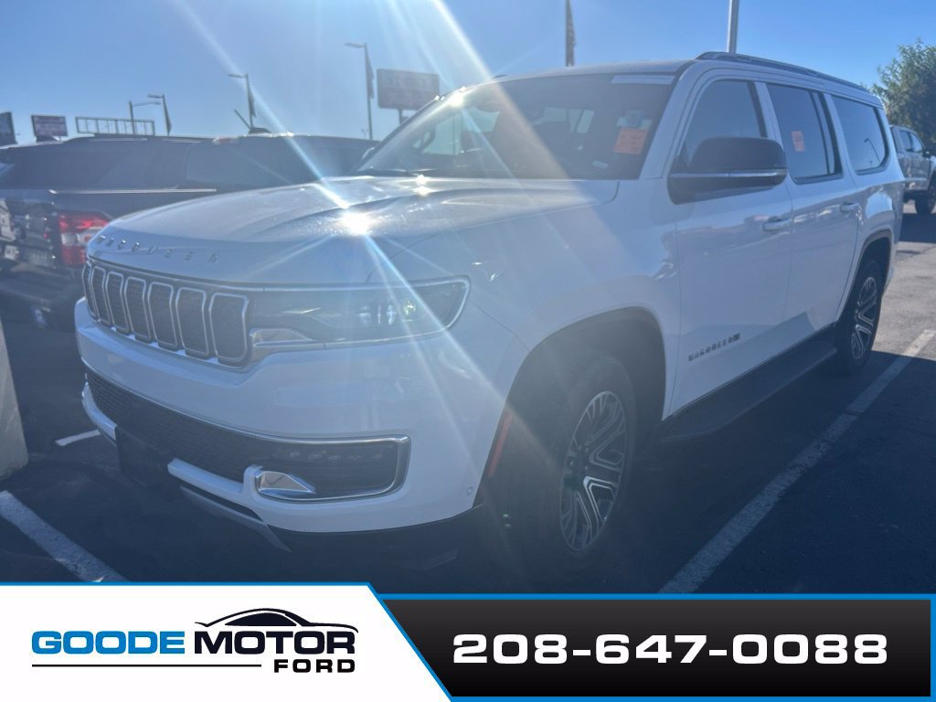 Used 2024 Jeep Wagoneer L Series II w/ Flexible Seating Group AWD/4WD image 11