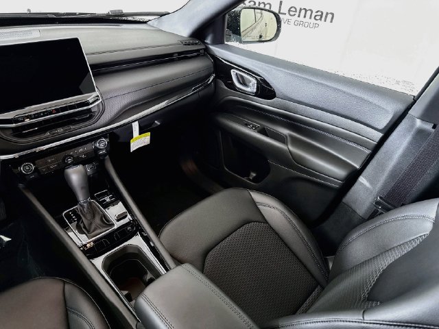 New 2026 Jeep Compass Latitude AWD/4WD image 21