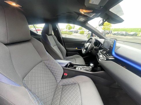 Used 2021 Toyota C-HR XLE FWD image 7