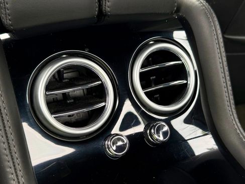 Used 2017 Bentley Continental GT image 28