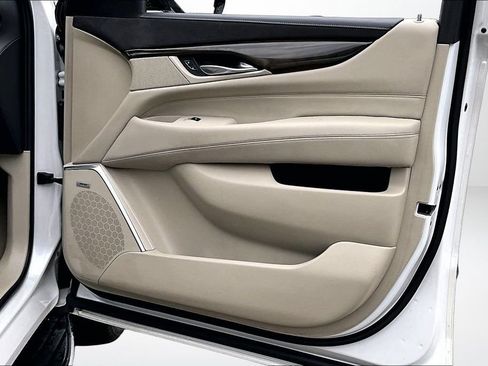 Used 2020 Cadillac Escalade Luxury AWD/4WD image 28
