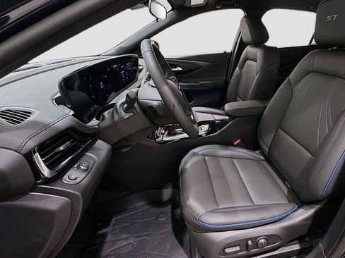 New 2026 Buick Envista Sport Touring FWD image 24