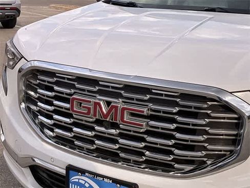 Used 2018 GMC Terrain Denali w/ Advanced Safety Package image 12