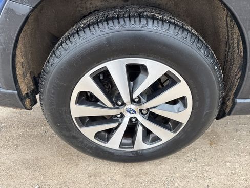 Used 2021 Subaru Outback Premium image 8