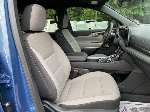Used 2026 Chevrolet Traverse LT FWD image 34