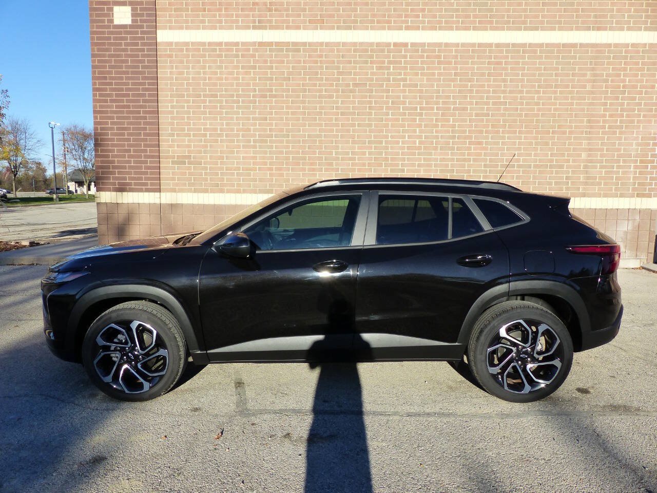 Used 2026 Chevrolet Trax RS w/ Sunroof Package FWD image 6