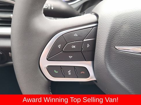 New 2026 Chrysler Pacifica Limited w/ Uconnect Theater Family Group FWD image 36