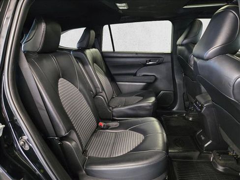 Used 2023 Toyota Highlander XSE FWD image 20