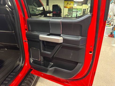Used 2019 Ford F150 Lariat w/ Equipment Group 502A Luxury AWD/4WD image 16