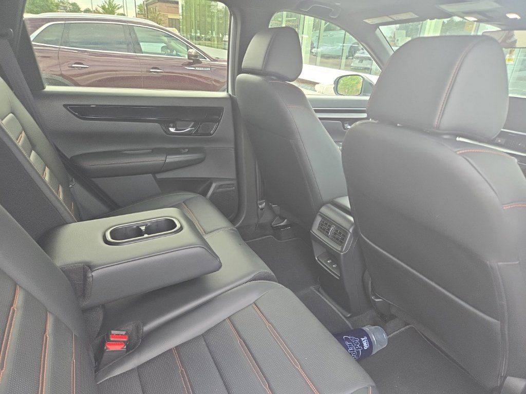 Used 2023 Honda CR-V Sport Touring image 4