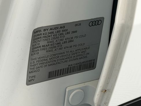 Used 2025 Audi Q5 Premium w/ Convenience Package AWD/4WD image 25