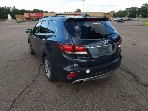 Used 2017 Hyundai Santa Fe SE AWD/4WD image 6
