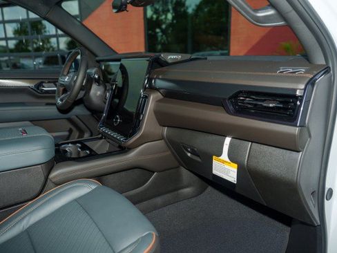 Used 2026 GMC Yukon AT4 w/ AT4 Premium Plus Package AWD/4WD image 26