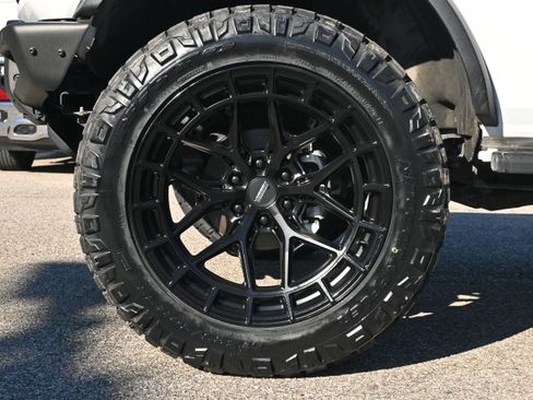 Used 2023 Ford Bronco Wildtrak image 23