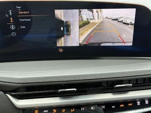 Used 2025 Cadillac XT4 Premium Luxury w/ Technology Package FWD image 32