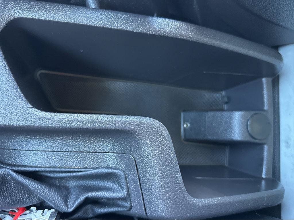 Used 2015 Ford Transit Connect XL FWD image 26