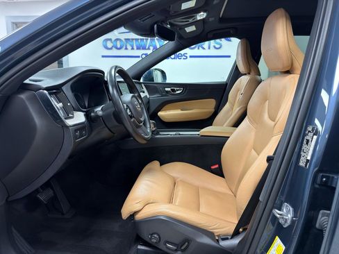 Used 2019 Volvo XC60 T5 Inscription w/ Protection Package image 9
