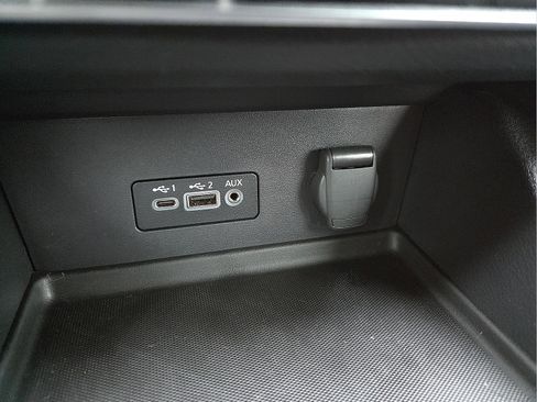 Used 2023 Nissan Sentra SR w/ Trunk Package image 21