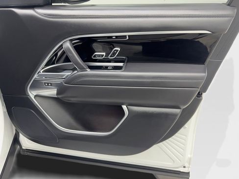 Used 2023 Land Rover Range Rover SE image 46