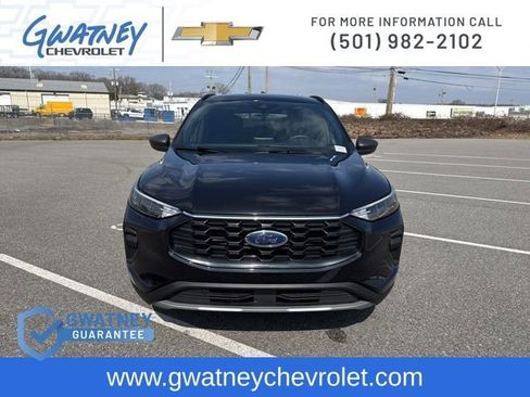 Used 2025 Ford Escape ST-Line image 2