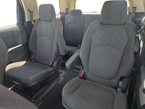 Used 2016 GMC Acadia SLE FWD image 24